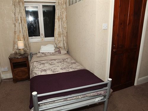Отель Fitzwarine House Whittington Экстерьер фото